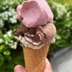 Stärkung in der Mittagspause für den Aufstieg