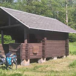 Mein Domizil für die Nacht, mit Ausblick auf eine Wiese