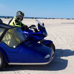 Erste Fahrversuche auf Sand 🤣
