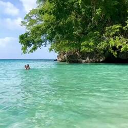 D Mila üebt back und frontflips flissig