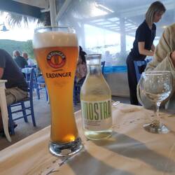 Laut Etikett: "Trocken Weibwein" 😂