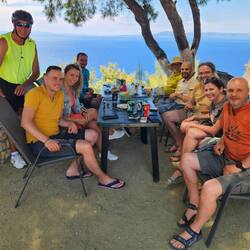 Andrey ran into some Bulgarian buddies along the route :)