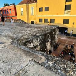city wall with no handrail