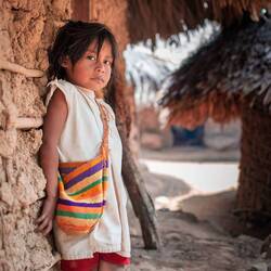 Niño de pueblo Kogui