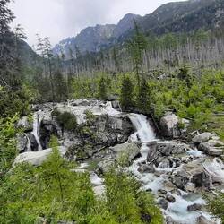 Ein Wasserfall nach dem anderen. Unglaublich!