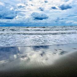 Wenn sich der Himmel im Sand spiegelt 😍