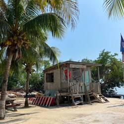 Eine Hütte in den Backwaters mit fantastischem Blick auf den Sonnenuntergang 🏡