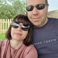 Enjoying a culpa while the kids explore