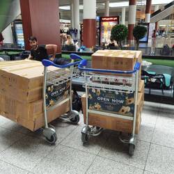 Warten am Flughafen