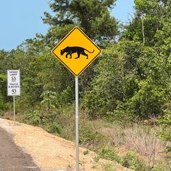 Und dieses Strassenschild findet man Richtung Hopkins 🚙