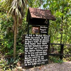 Auf diesen Tafeln findet man Hintergrundinformationen zu den einheimischen Tieren 🐆