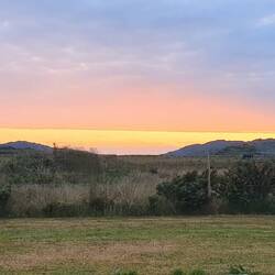 Sonnenuntergang um 22.20, bei uns zu Hause 23.20