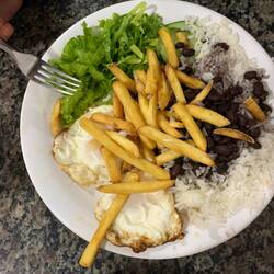 Fast klassisches Mittagessen, anstatt Ei gibts Fleisch