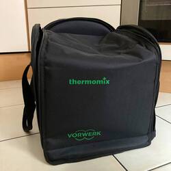 Schlupfine ihre Reisetasche 😅