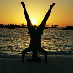 Papa turnt am Traumstrand