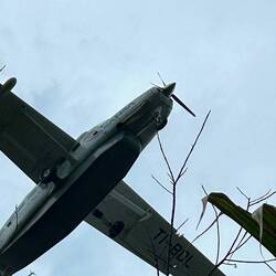 der lokale Flugplatz gleich in der Nähe, 2 Flieger am Tag