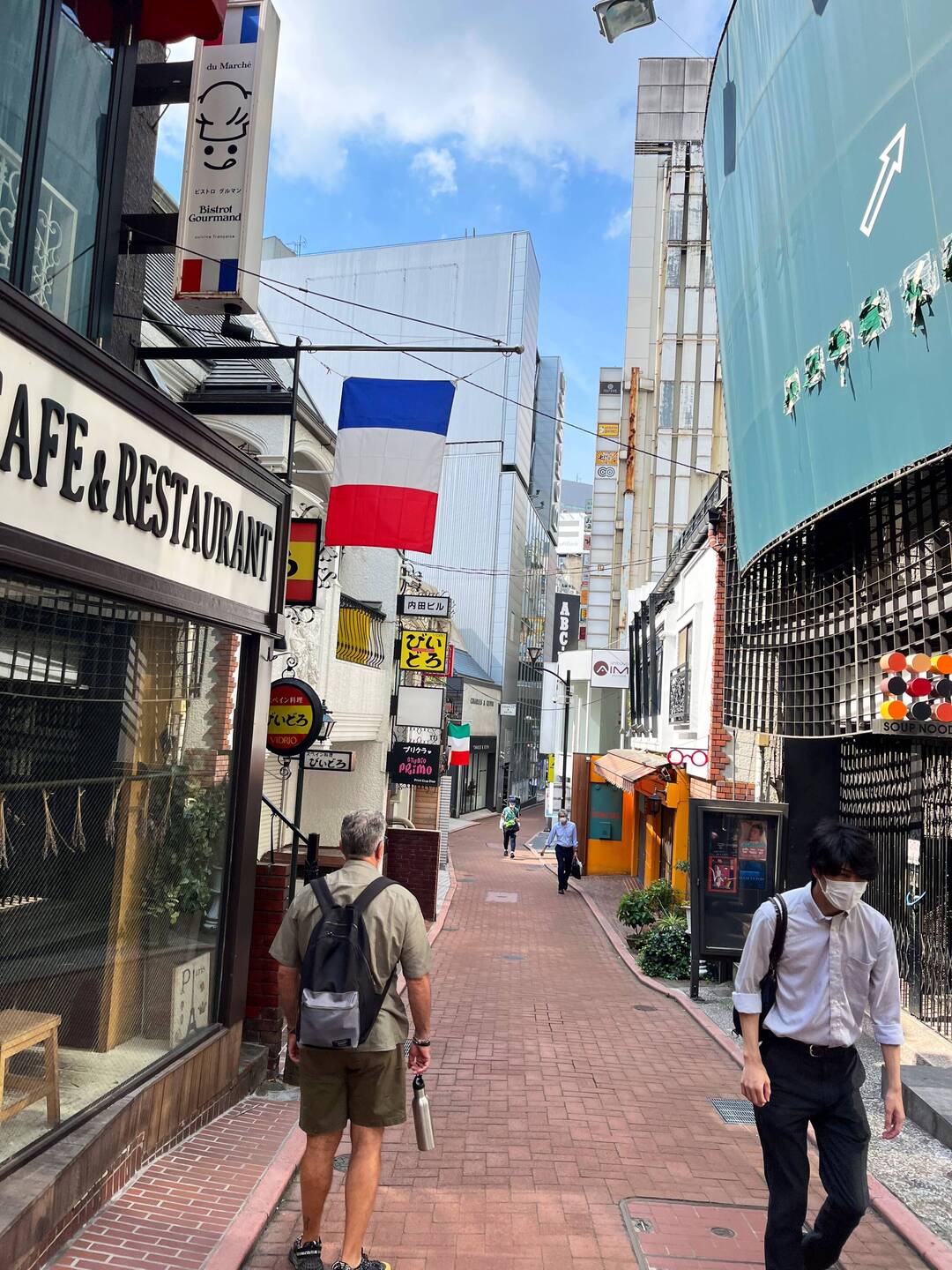 Shibuya in the morning is nothing like at night