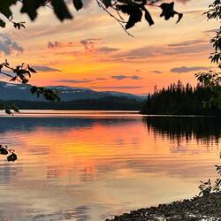 Sonne verschwindet hinter dem , geht aber nicht unter