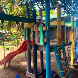 Jeee mier hend en Spielplatz gfundä 🥳