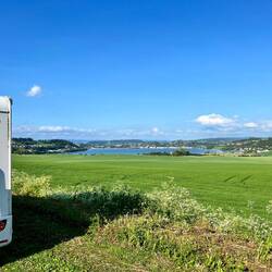 Parkplatz bei der Kirche