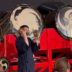 These types of musicians follow the floats in the parade