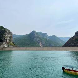 Le barrage du lac de Koman