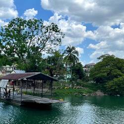 Flussfähre auf dem Mopan River ➡️