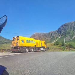 Wieder in den Trendfarben, Brücke geputzt