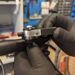 SRAM hat keiner, deswegen ein Zusatz