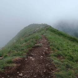 Blick vom Popadijes in Richtung des Talijanka Gipfels im Nebel 😕