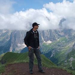 Talijanka Gipfel mit Blick auf das Prokletjie Massiv