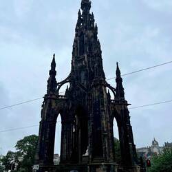 The scottish monument in the rain