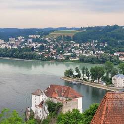 Note the color difference between the two rivers