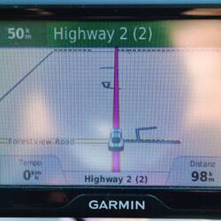 50 Km gerade aus, dann links und wieder 50 Km