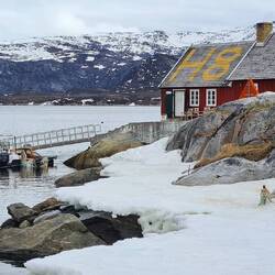 We moored up next to this building with H8 on the roof.