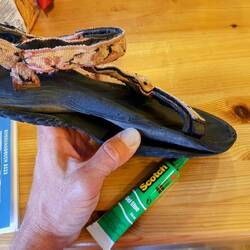 Buschmechanik III.: Tevas mit bisschen Leim zusammenkleben