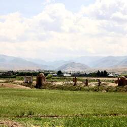 Die letzte Ortschaft vor dem Passanstieg liegt auf 2000 m