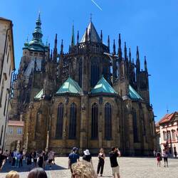 Der Veitsdom von hinten