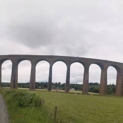 Das Viadukt und rundherum geschichtlicher Boden