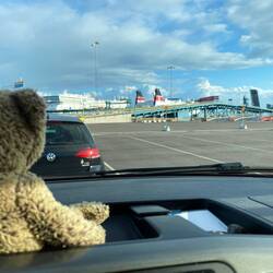 Harry war noch nie auf einem Schiff und ist schon ganz aufgeregt