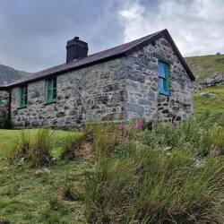 Dulyn bothy facade