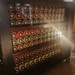 Der erste analoge Rechner zur Entschlüsselung des Codes: Die Bomba