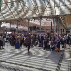 Im Gare du Lyon (viel Ferienverkehr)