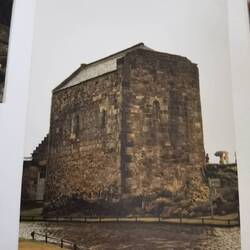 ..und haben auch die St. Margaret's Chapel aus dem Jahr 1076 gesehen