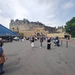 ..war leider ausgebucht und wir kamen nicht hinein