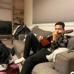 Bruno spielt Gitarre für uns (Flamenco)