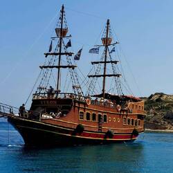 Solche Schiffe sind auch unterwegs