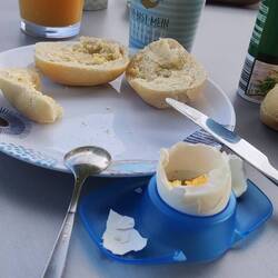 Frühstück heute um 13 Uhr 🫢