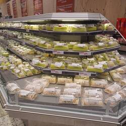 Kuchen - da schaffen wir es uns zurück zu halten.