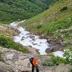 Tolle Leistung vom 10 jährigen Arik wie er die vielen Kletterpassagen locker gemeistert hat